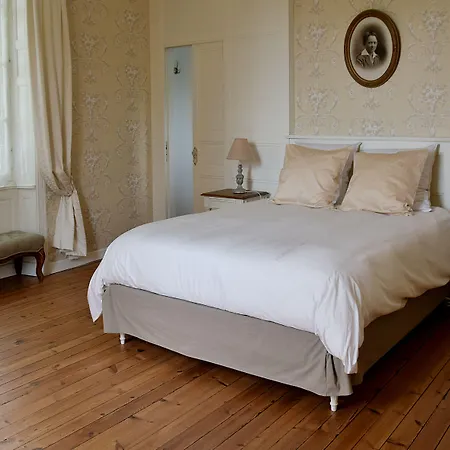 La Maison Du Pinier فندق مبيت وإفطار Breuil-Barret