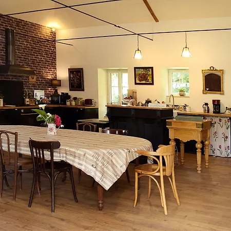 La Maison Du Pinier فندق مبيت وإفطار